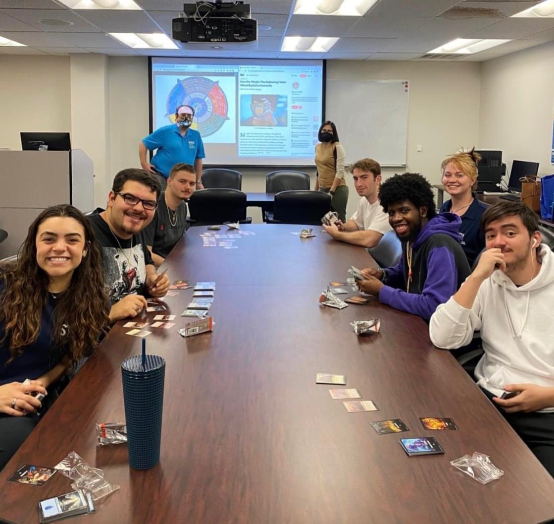 Did you know that the HCAS supports collaborative efforts between our faculty to encourage new interdisciplinary classes and research? 🦈

A great example of this is the Winter 2023 Special Topics course: Games & Applied Statistics!🎮➗