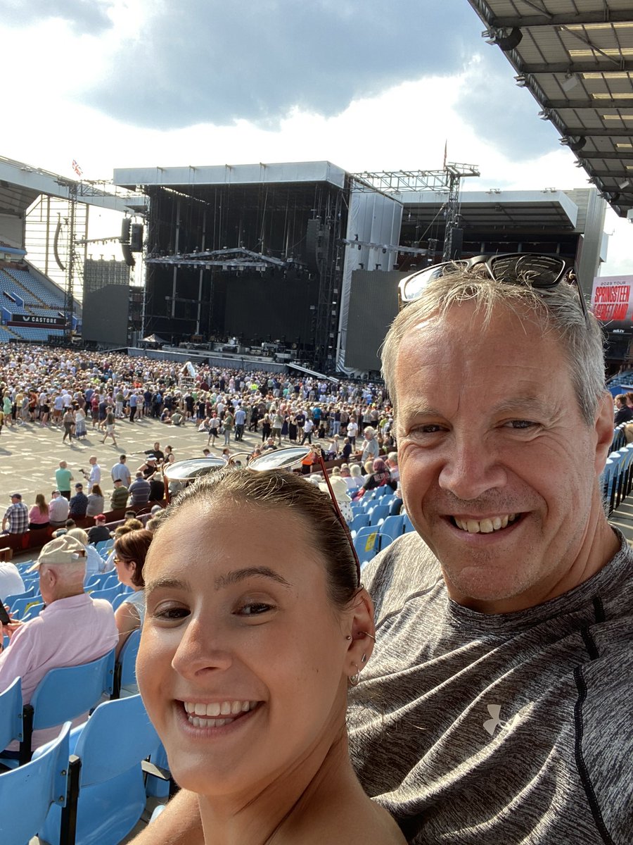 So happy. My daughter and myself sharing a moment as we wait for Bruce. Waited so long for this occasion but never thought it would happen.