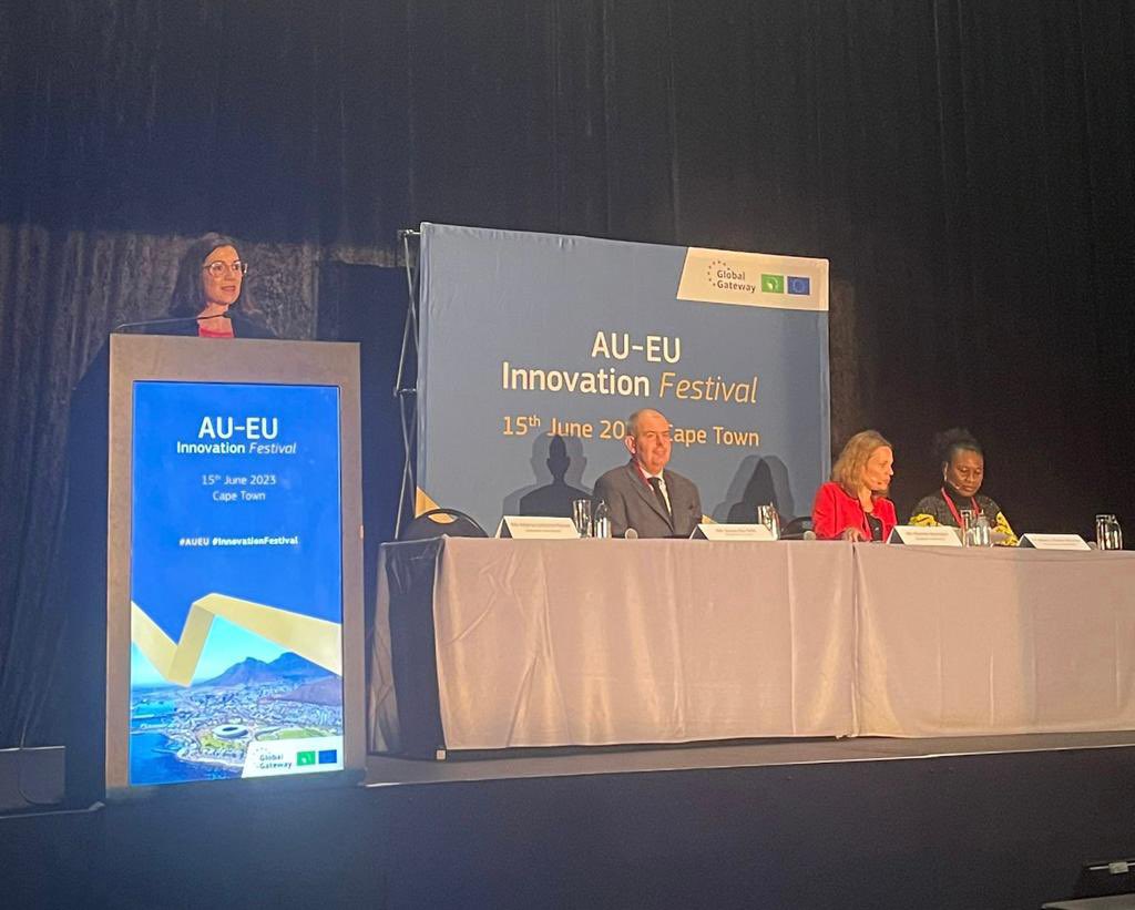 The Director #EUGlobalApproach and International Cooperation in Research and Innovation at the European Commission @MariaCrisRusso 
opened the #AUEU #InnovationFestival in #CapeTown @EUScienceInnov @EU_Partnerships
@eu_eeas to promote #EUAfrica relations in innovations.