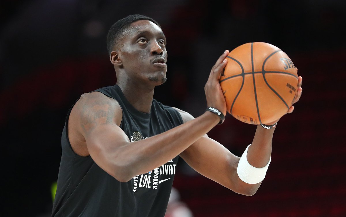 Tony Snell announces that he’s recently been diagnosed with Autism, via @TODAYshow.

Snell found out the news after his son was diagnosed as well.