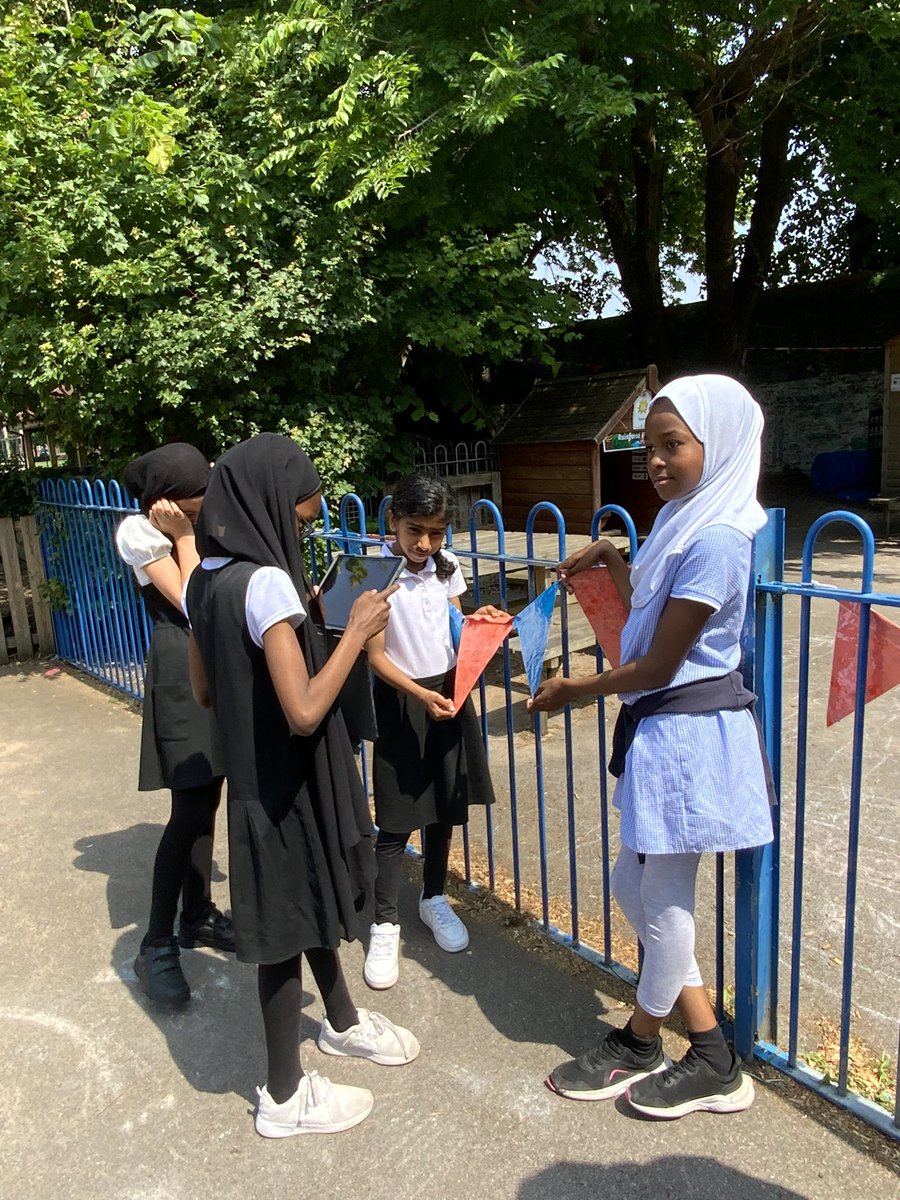 nppschool's tweet photo. 5B maths detectives this week- searching for angles and investigating complements of number #nppschnumeracy #nppschoutdoors https://t.co/N88XoZP21w