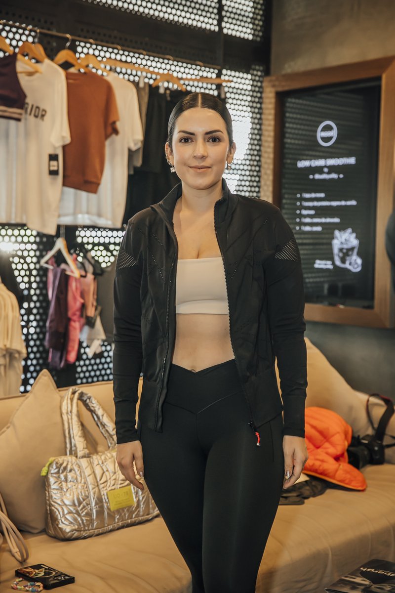 ItmagazineMex's tweet photo. - Se cerró con Broche de Oro -
#Backtobalance se trata de combinar la moda y el fitness, usando las increíbles prendas de EA7 by #EmporioArmani para demostrar que se puede combinar la comodidad y el estilo, dejando como resultado las prendas perfectas para los momentos fit. https://t.co/HmeaJPQtM7