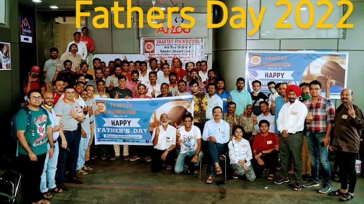 @JavedAn32583639 @rjrishikapoor @radiofm93 Great. Pl join us at Mumbai press club near CST station on Sunday for fathers day celebration 
Time from 11.00am