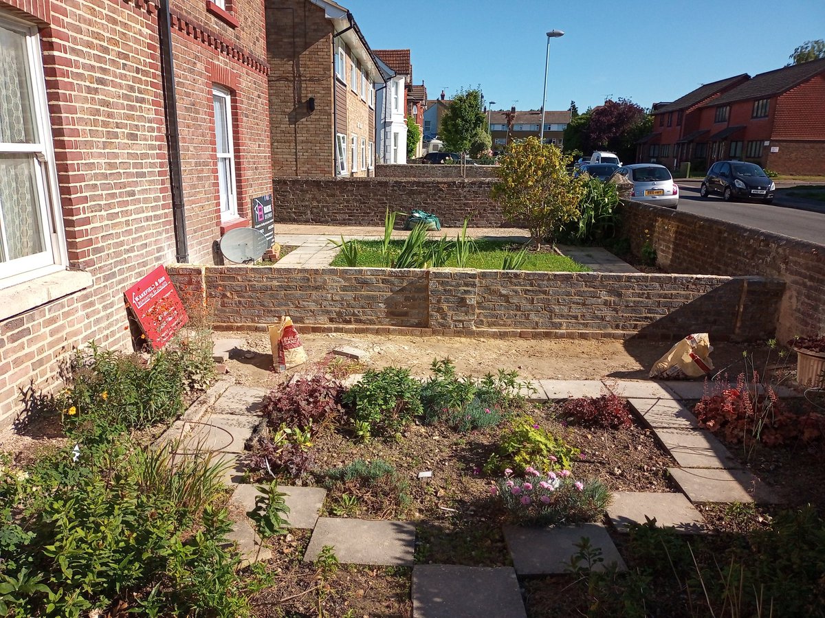 WRepointing's tweet photo. The wall is now finished. Most of the original bricks were able to be saved in the end ! 👍 https://t.co/8QC4NhbEeW