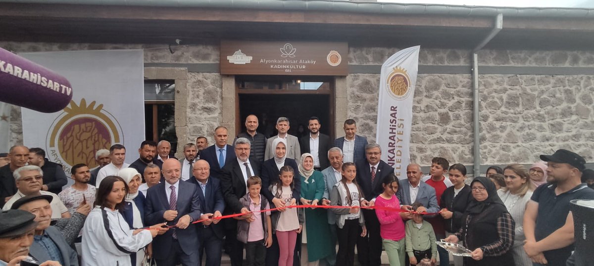 afyonkulturevi's tweet photo. Valimiz Sayın  @kubrayigitbasi, Milletvekilleri @avaliozkaya, @avyurdunuseven  ve Belediye Başkanı @zeybekbaskan katılımı ile ilimizin  21. Kadın Kültür Evi olan Ataköy Kadın Kültür Evinin açılışı  gerçekleşti.
@AfyonValiligi 
@afyonbelediyesi https://t.co/49bULBdnFL