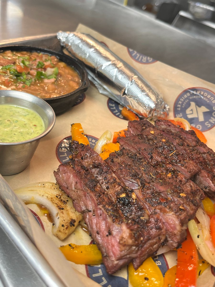 JonsGrilleFWTX's tweet photo. Smoked Special - Beef Fajitas w/ a side of your choice
Burger of the Week - The Toad To Omaha Burger 
Dessert of the Week - Lemon Icebox Pie https://t.co/QZCxrpU2Yh