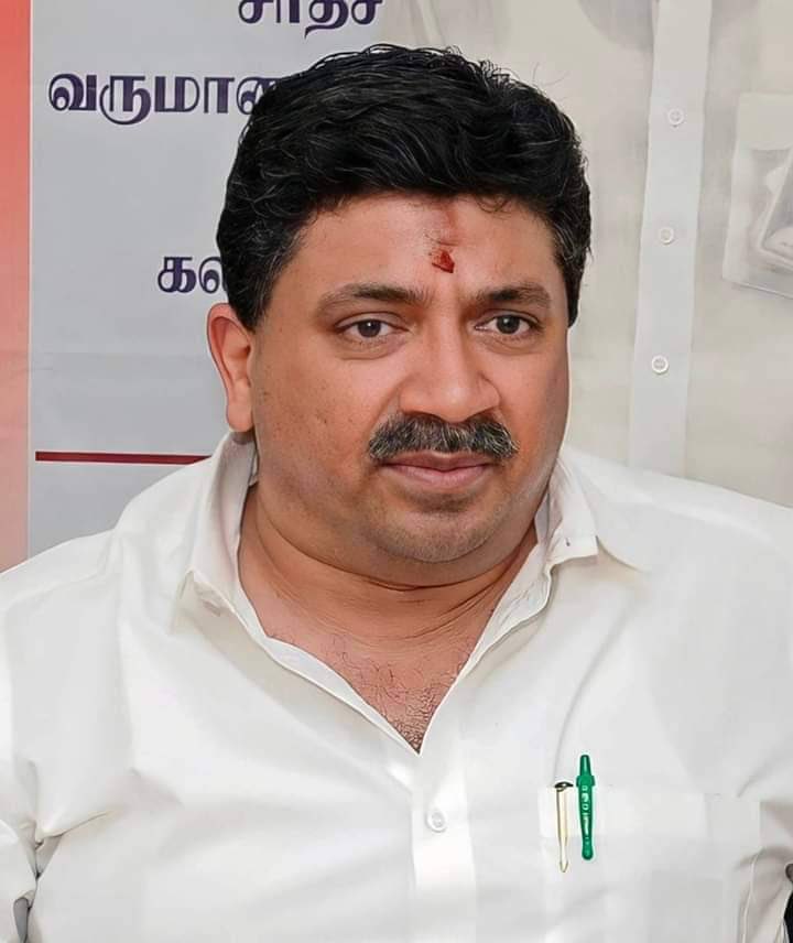 Chandramouli1_'s tweet photo. கைது செய்யப்பட்ட சாராய அமைச்சரை காண, மருத்துவமனை வாசலில் வரிசையில் நிற்காத ஒரே மானஸ்தர், திமுகவின் மந்திரி பழனிவேல் தியாகராஜன் மட்டுமே💪💪💪

வாழ்த்துக்கள் ♥️♥️♥️ https://t.co/RrPhFm8jYq