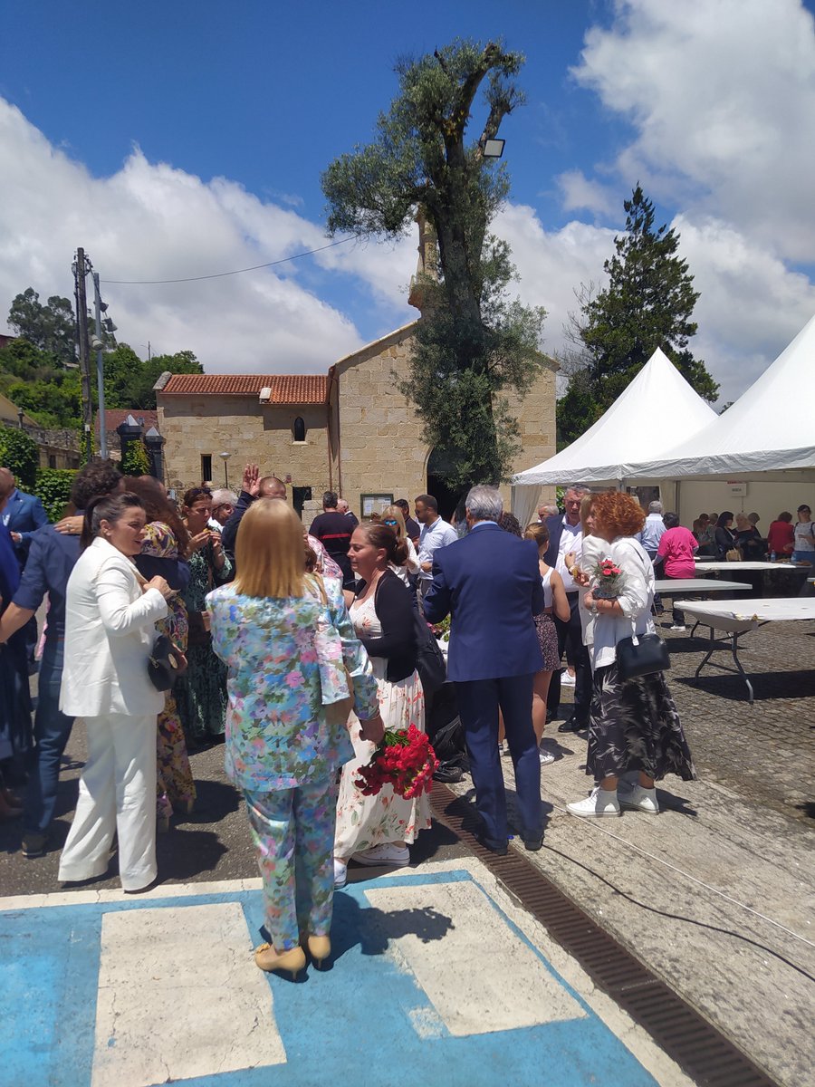 evdgalicia's tweet photo. Esta semana participamos en la #FiestadelaRosa organizada por el Concello de #MosBank 
Gracias a la invitación que nos realizaron pudimos mostrar parte de los trabajos que realizan las mujeres con discapacidad intelectual de nuestro centro de #Mos, como los productos de Luffaderm https://t.co/gHwz8kzn1s