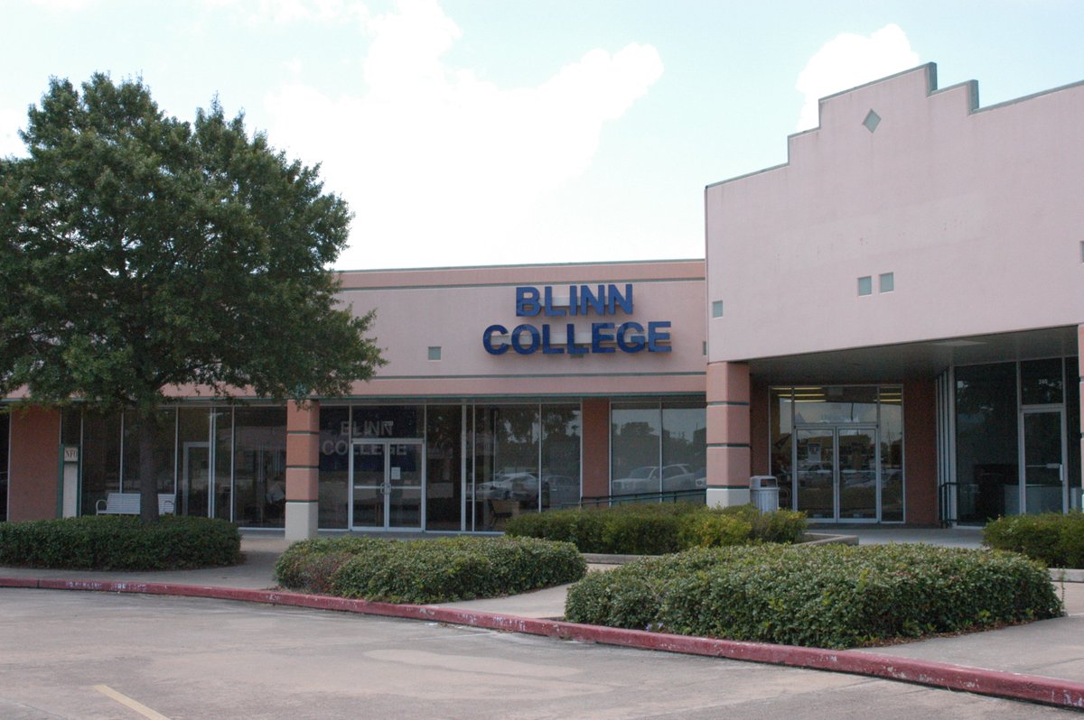 One of the last stops on our tour is #BlinnSealy! Located just off I-10, this campus is a great option for commuter students throughout the greater Houston area looking for personalized instruction ➡️ blinn.edu/sealy/index.ht…. Think we've hit all of #Blinn's campuses? Stay tuned!