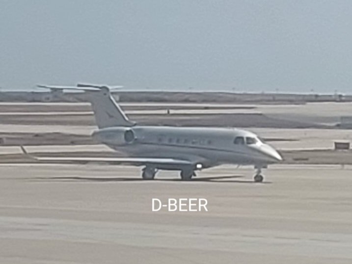 LebanonJets's tweet photo. #DBEER of AirHamburg (but has a VistaJet color scheme & logo?) arrived from #Bodrum to #Beirut then continued to #Nevsehir https://t.co/UIBoRdUUbi