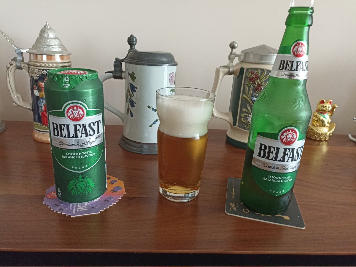 Ve ta daaaa, Anadolu Efes'in yeni birası, Belfast - Irisih Lager. Diğer Lagerlerden ne farkı var? Bence pek bir farkı yok (lagerci değilim belki ondandır), ama daha net, berrak görüntüsü ve tadı var. 50cc'lik cam şişe ve kutusunu gördüm, 33cc çıkar mı? Pek sanmıyorum 
En azından…