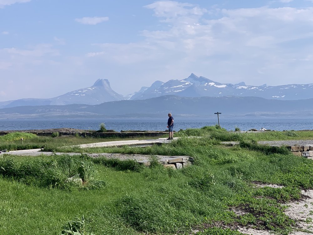Open Competition: The Norwegian Sculptors Society (Norsk Billedhoggerforening), @bodo2024 & Bodø Municipality seek five artists for KUNSTKANTEN: a new and unique outdoor exhibition arena in Bodø. Deadline Aug. 7 2023. More info: buff.ly/3PgxGtm