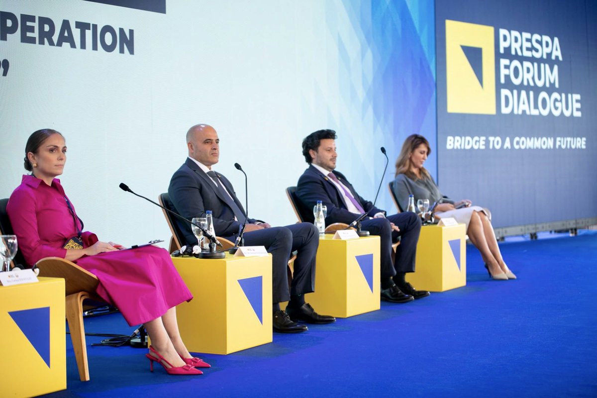 StratulatCorina's tweet photo. Today’s #PFD2023 moderation saw a very outspoken panel on #openbalkans, #borders & #regionalcooperation in the #Balkans thanks to 🇲🇰PM @DKovachevski 🇲🇪PM @DritanAbazovic #RCC @MajlindaBregu & #EP President @RobertaMetsola 🇪🇺 https://t.co/edXkdN9qy9