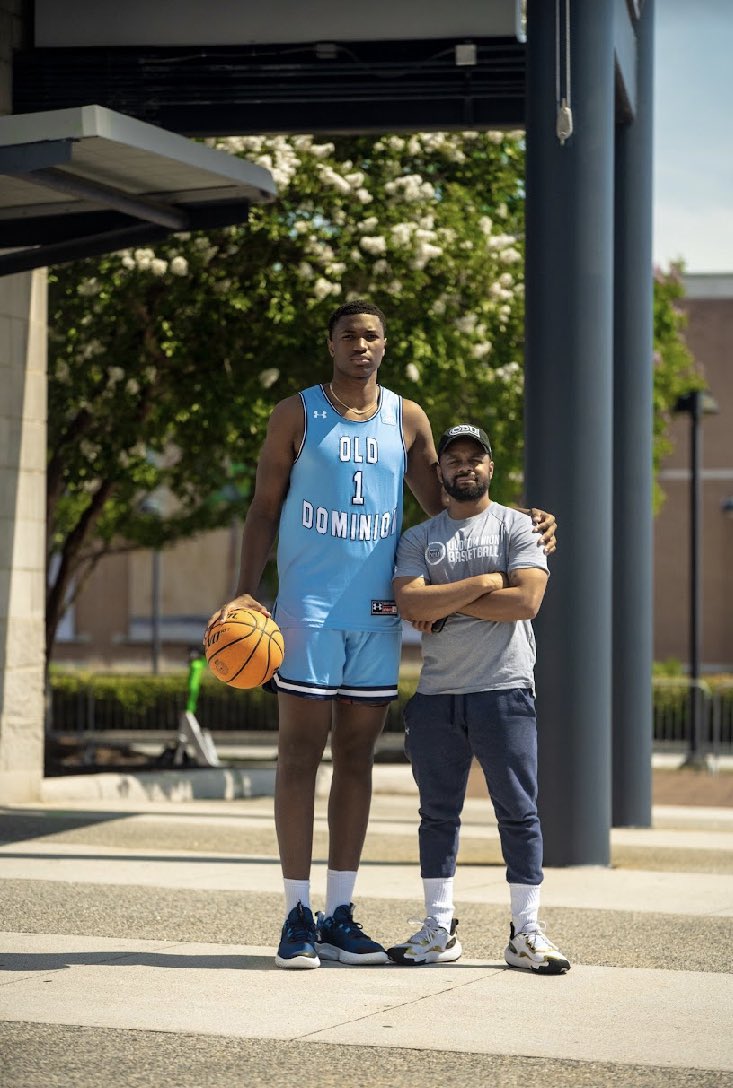 Almańi ibrahima Aw (@hesi_pull_mani) on Twitter photo Had a great visit at Old dominion university !!
#gomonarchs <a href="/CoachJBrooks3/">Jordan Brooks</a> <a href="/Basket_Senegal/">🇸🇳BasketSenegal🇸🇳</a> <a href="/NewWorldAAU/">New World AAU</a> Had a great visit at Old dominion university !!
#gomonarchs <a href="/CoachJBrooks3/">Jordan Brooks</a> <a href="/Basket_Senegal/">🇸🇳BasketSenegal🇸🇳</a> <a href="/NewWorldAAU/">New World AAU</a>