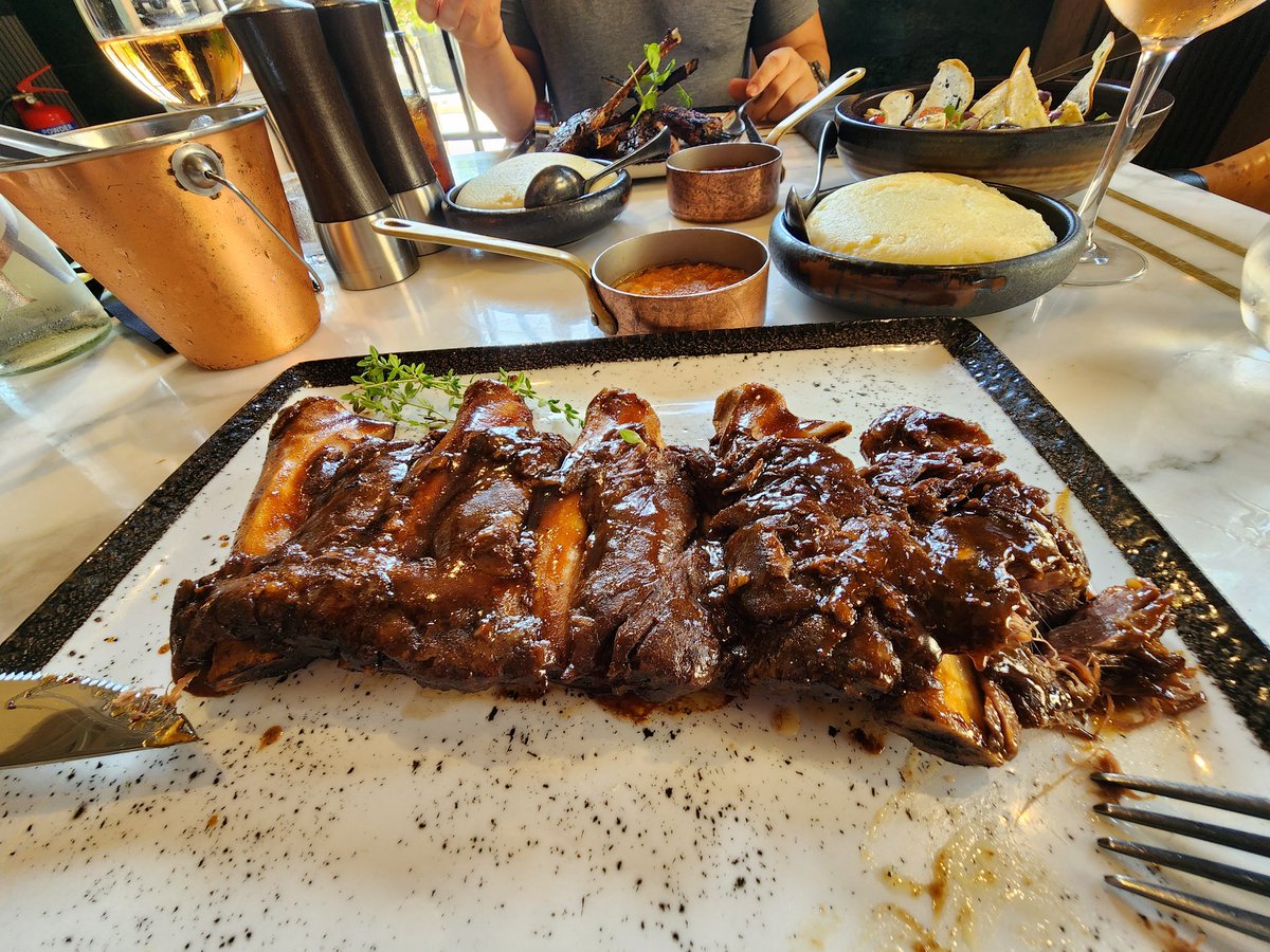 Bwienand's tweet photo. Best Chow Ever!! #meatcompany #dubai https://t.co/fRALXVOh3l