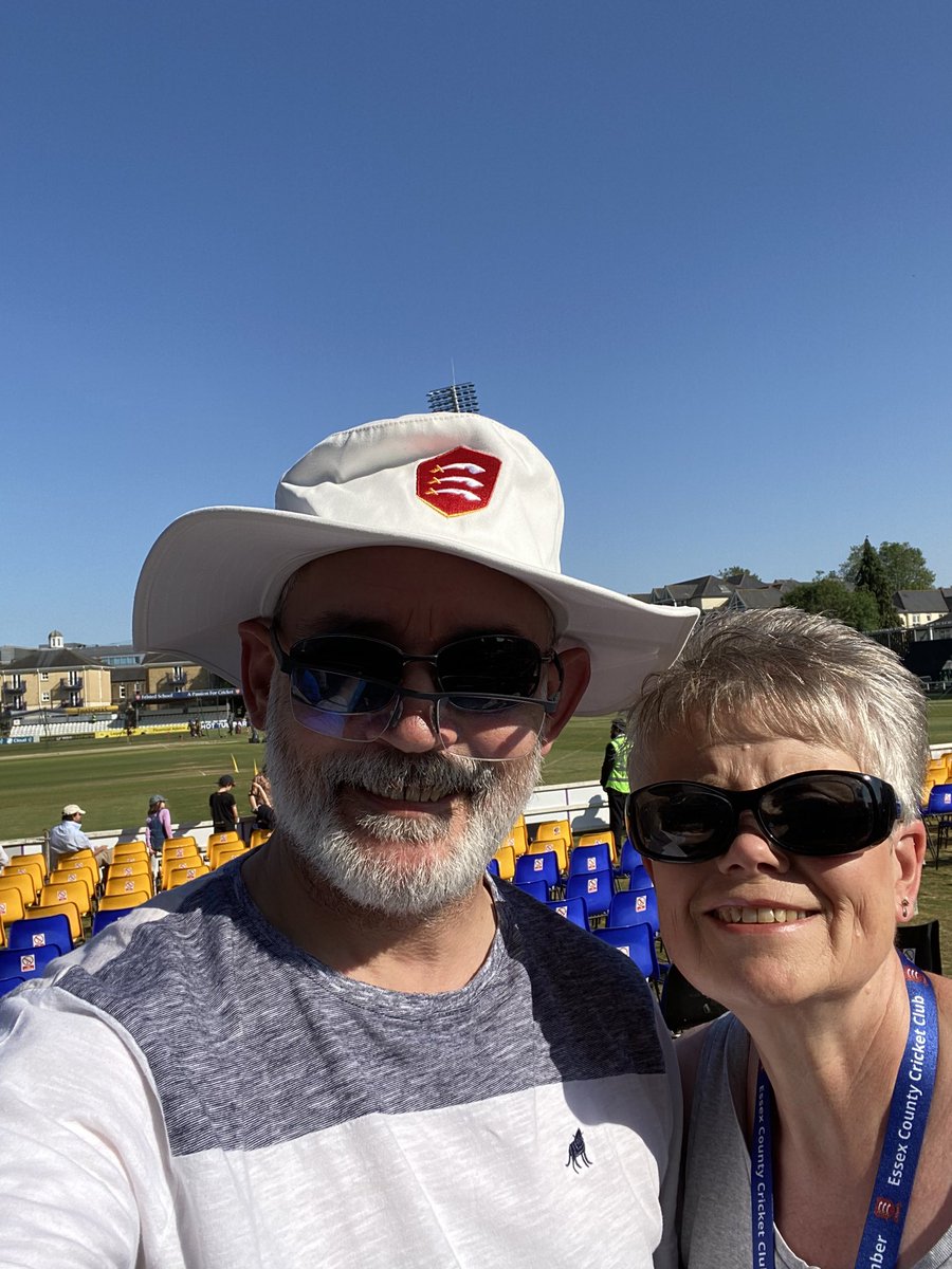 mrcurdmaths's tweet photo. #flylikeaneagle celebrating our 18th wedding anniversary at the county ground. #goeagles https://t.co/b3AsbwCl68