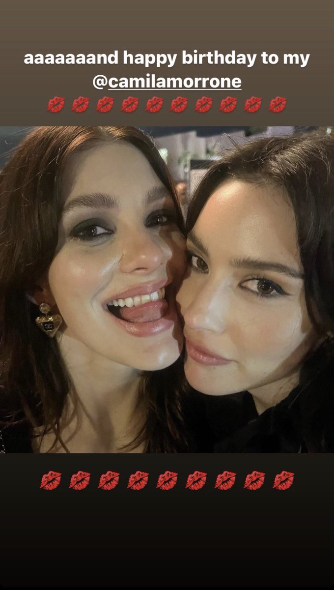 discotpwk's tweet photo. AHSHSHSJSJKSMSHDJS THEM 👩🏻‍❤️‍💋‍👩🏻👩🏻‍❤️‍💋‍👩🏻👩🏻‍❤️‍💋‍👩🏻👩🏻‍❤️‍💋‍👩🏻👩🏻‍❤️‍💋‍👩🏻 https://t.co/imekwBr5qo