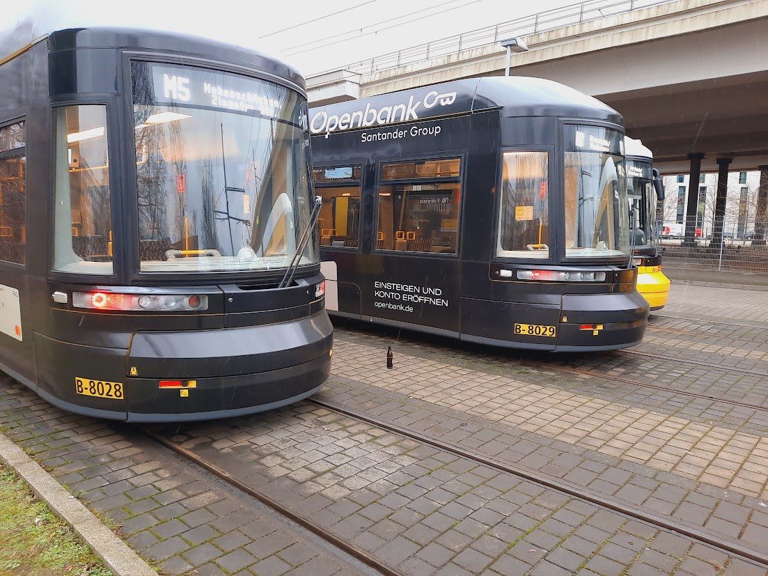 11ocean_nico's tweet photo. @Mulinarius @DB_Cargo @DB_Presse @DB_Bahn @BVG_Kampagne @Schienenallianz @visitberlin @wir_berlin @visitstockholm @_iloveberlin Black Friday https://t.co/XrOpu7PVB5