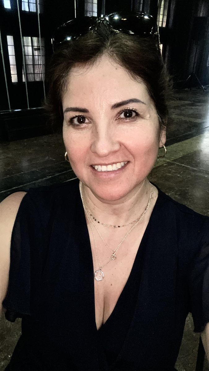 CPJannyBarrera's tweet photo. 🔴 #FelizViernes #AMLOvers 🍒💃 Desde #Sonora feliz y lista para seguir apoyando a mi futura presidenta Claudia Sheinbaum @Claudiashein y así darle continuidad y certeza al proyecto de nación que inició mi presidente Andrés Manuel @lopezobrador_ #MiVotoEsClaudia #PlanC 🗳️❤️🇲🇽✍️ https://t.co/BAw2nXi7QE