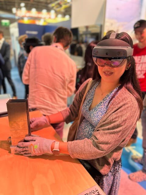 CindyBui__'s tweet photo. Clap de fin jour 3 à #VivaTech 🎬
Le salon sera ouvert au grand public demain et vous pourrez également découvrir des #innovations sur le compte @pole_emploi ! 

Cc @VivaTech @GroupeSNCF @GoogleFR 

#AvecPoleEmploi https://t.co/0xTLYP5h9J