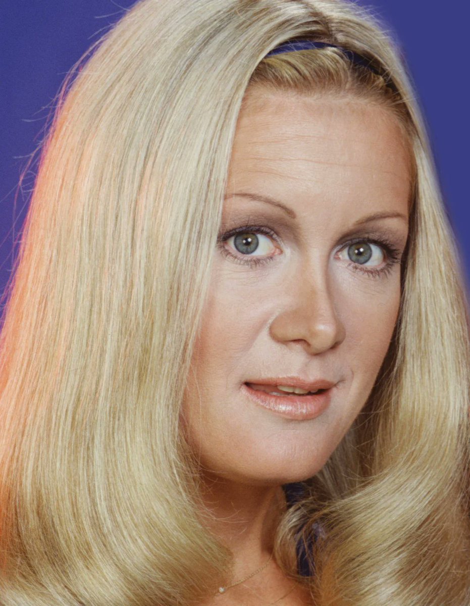 Happy birthday to Joan Van Ark, who turns 80 today! She\ll always be Val Ewing to me. 