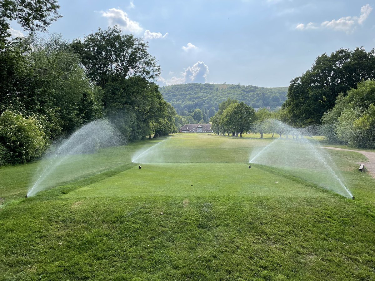 @rainbirdgolfuk @IrritechLimited @OriginAmenity tee irrigation on the ladies 18th tee in full flow.