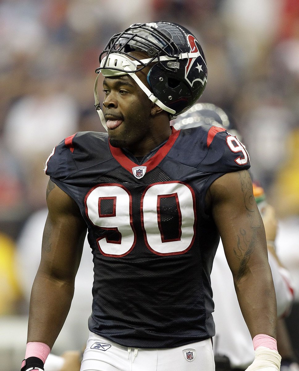 battleredblog's tweet photo. What If? The Mario Williams Injury of 2011

#WeAreTexans https://t.co/oDlXC90FCg https://t.co/8KmN7LjdO5