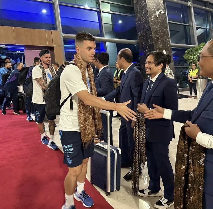 lalanacorp's tweet image. Selamat datang di Indonesia 🫶🏻🇦🇷🇮🇩 

[via : @afaseleccion] 
-
#LLNCORP