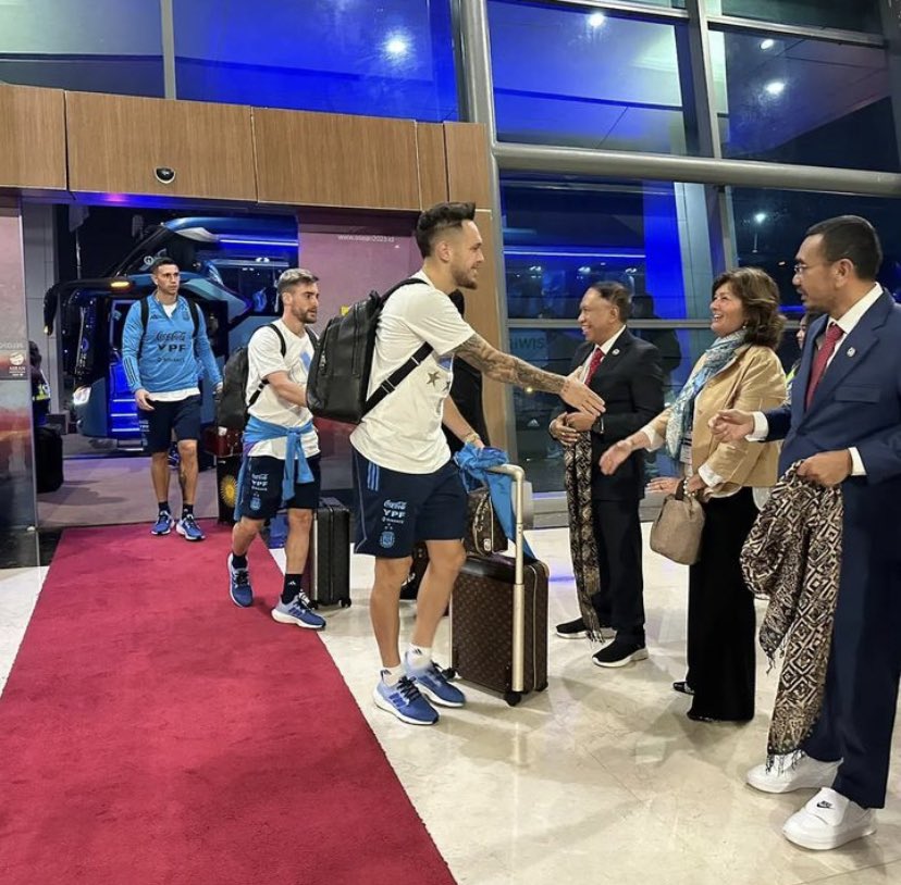 lalanacorp's tweet image. Selamat datang di Indonesia 🫶🏻🇦🇷🇮🇩 

[via : @afaseleccion] 
-
#LLNCORP