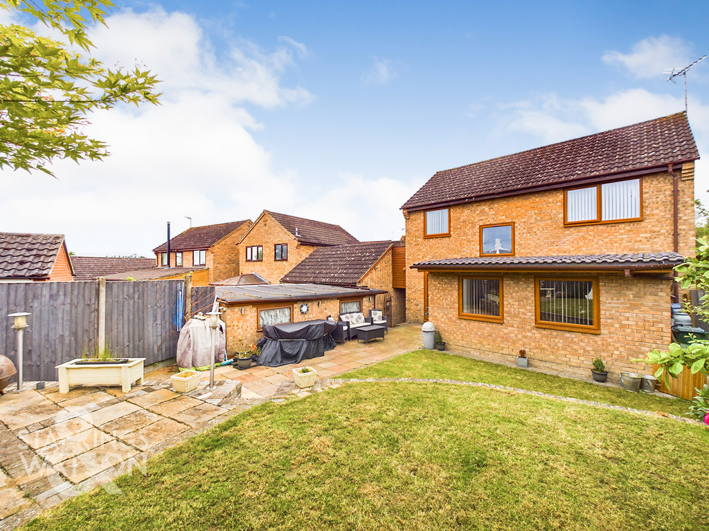 Detached Family Home | Popular Residential Location | Two Generous Receptions | Four Ample Bedrooms | Private Rear Gardens | Driveway Parking &amp; Double Length Garage

Guide Price £310,000
📍 Kings Road, Bungay
🏡 View Full Details Here: ow.ly/tKxz50OPU0R