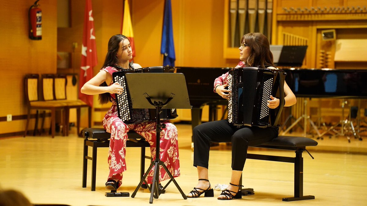 jmspain_'s tweet photo. ¡Compartimos fotografías de los concursantes de la primera eliminatoria del #concursoCantoyCámara! 🎶

👉🏻Connecta Percussió 
👉🏻Dúo Eire 
👉🏻Dianto Reed Quintet
👉🏻 Trío Timber 

#Canto #Cámara #ConcursoJME #jmspain #juventudesmusicales 

@culturagob 
@emcyorganisation @jminetwork https://t.co/vyIFQ0ObEX