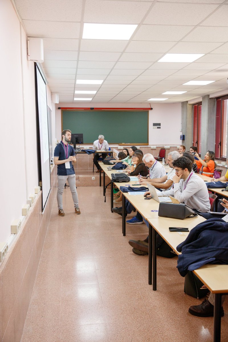 🗣️➡️ Finalmente nuestro integrante Yeray Cara expone su comunicación titulada "Movilidad urbana en el temporal Filomena: un análisis a partir de datos de telefonía móvil en Madrid" 👀🙌📲#phonedata #filomena ❄️🌨️
