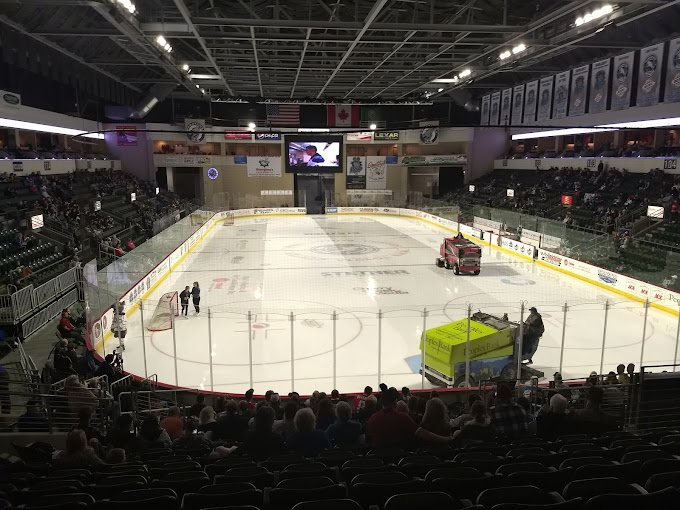 Guy Flaming 🇨🇦 on Twitter: "According to the internet, the Town Toyota ...