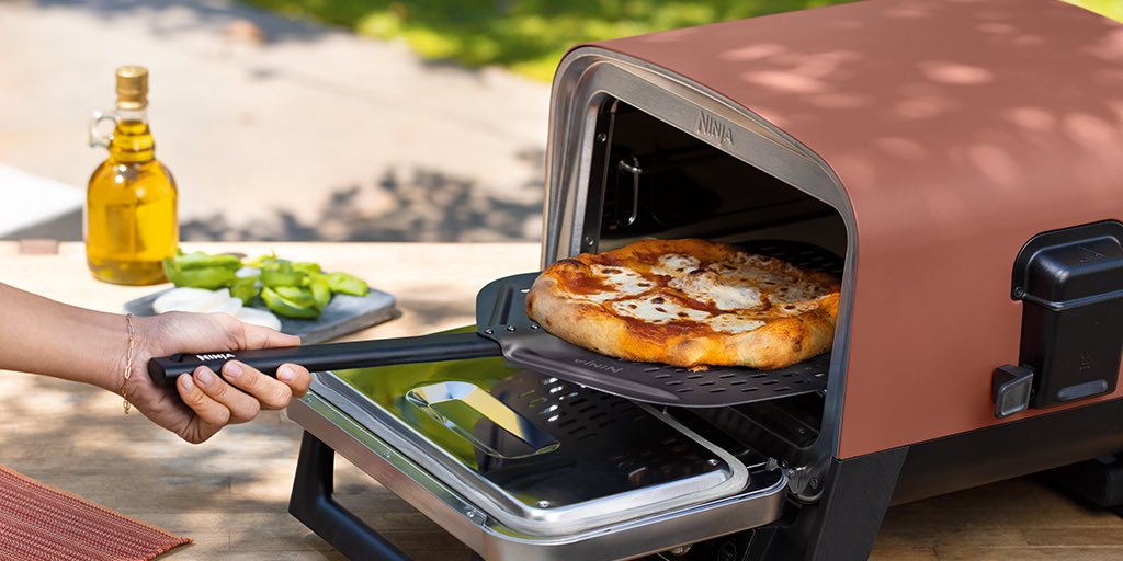 Pizza in an outdoor oven gonna make me act up