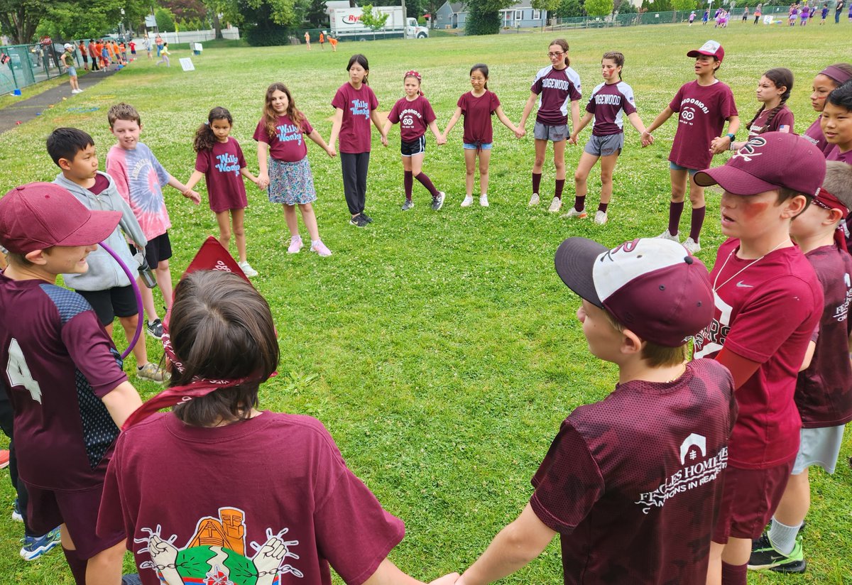 Travell had a colorful sunshine-filled field day this week!
youtu.be/nHGDkNnz7NQ
#TeamRidgewood #MaroonPride #FieldDay