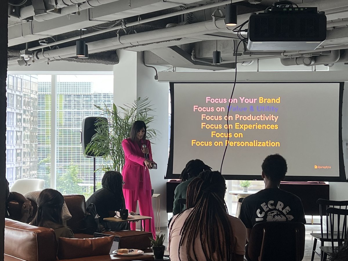 ApprenticesTech's tweet image. 👏Excited to have our Tech Accelerator participants attend today's "Prepare Your Business for Growth in the AI Revolution" workshop led by @seemaalexander, founder of Disruptive CEO Advisory and creator of the UNIQUE method.
#TechAccelerator #AIGrowth #UNIQUEMethod #BuildWithin