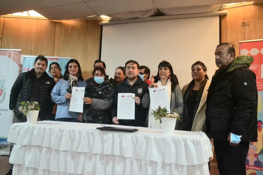 Ayer estuvimos en caleta Chañaral de Aceituno muy contentos dando el vamos al programa pequeñas localidades, “llegó el momento de saldar deudas pendientes con cada una de las localidades más apartadas de la comuna de Freirina” <a href="/Minvu/">MINVU - Chile</a> <a href="/RocioAtacama/">Rocío MINVU ATACAMA</a> <a href="/GobiernodeChile/">Gobierno de Chile</a> #Atacama