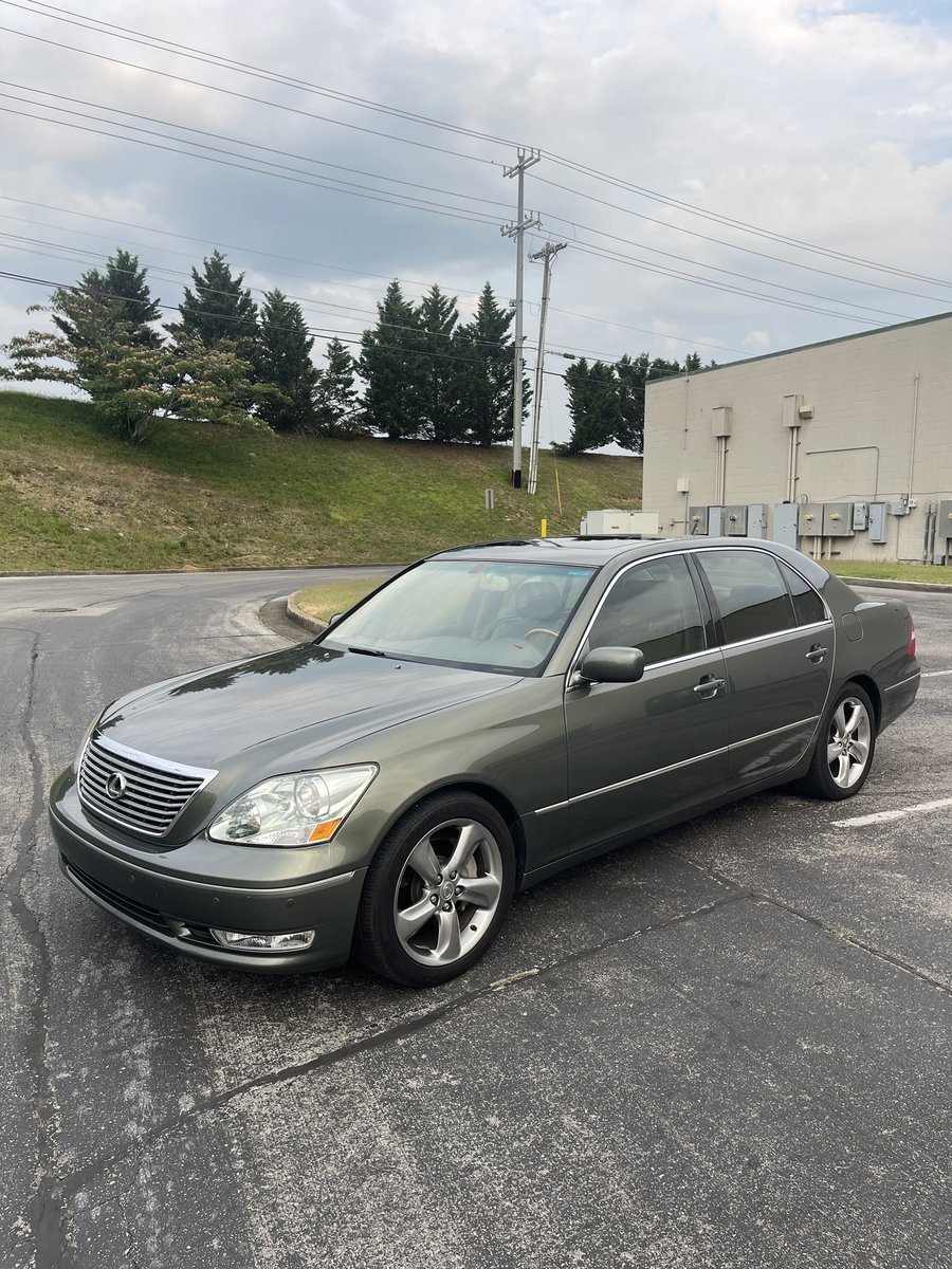 LEP_VIP's tweet image. I’m gonna miss this thing, it’s been a great daily to drive really fucking fast on the interstate to work in every day, but it’s time to save some money on gas.