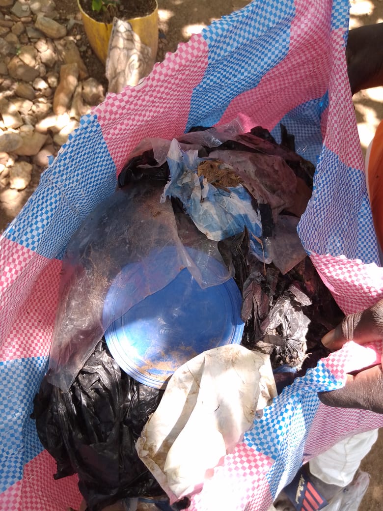 L'activisme se conjugue aussi dans les actions. 

Ce jour, nous nous sommes mobilisés autour de la petite forêt située sur la montagne de notre quartier ...(retrouvez la suite ici👇🏾)
m.facebook.com/story.php?stor…

<a href="/UReportBenin/">U-Report Benin</a> <a href="/VBGPasMonGenre/">Réseau des Champion.ne.s</a> <a href="/MJNatitingou/">Mairie des jeunes de Natitingou</a>

#wasexo #nanto