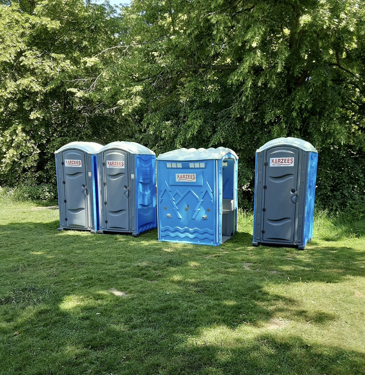 If you are taking part in the St Edmunds Pacers #Friday5 in #Nowtonpark tonight, don’t forget to stay well hydrated, it’s very warm out there! ☀️ You may be visiting the #Karzees more often, but they are enjoying a lovely shady spot!

Good luck everyone 🏃🏽‍♀️🏃🏃‍♂️

#Burystedmunds