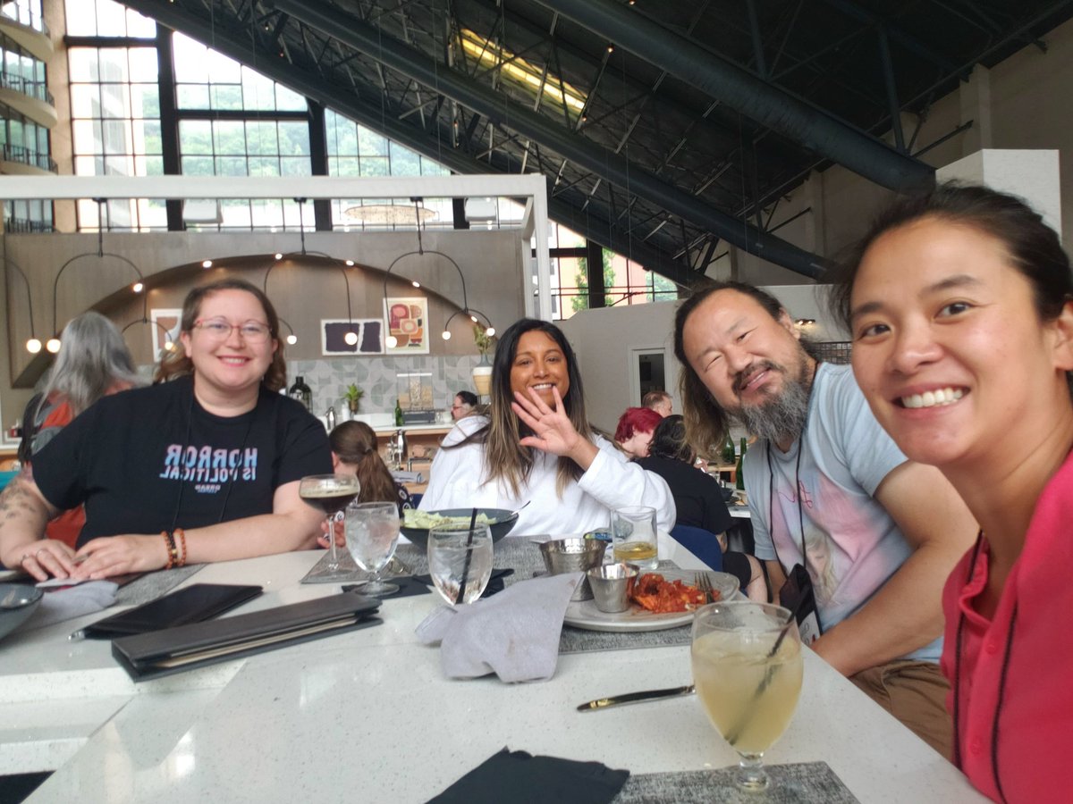 Impromptu lunch at the bar @sonorawrites
@chiwanchoi
@Tristaisshort #StokerCon #horrorwriters #WritingCommunity