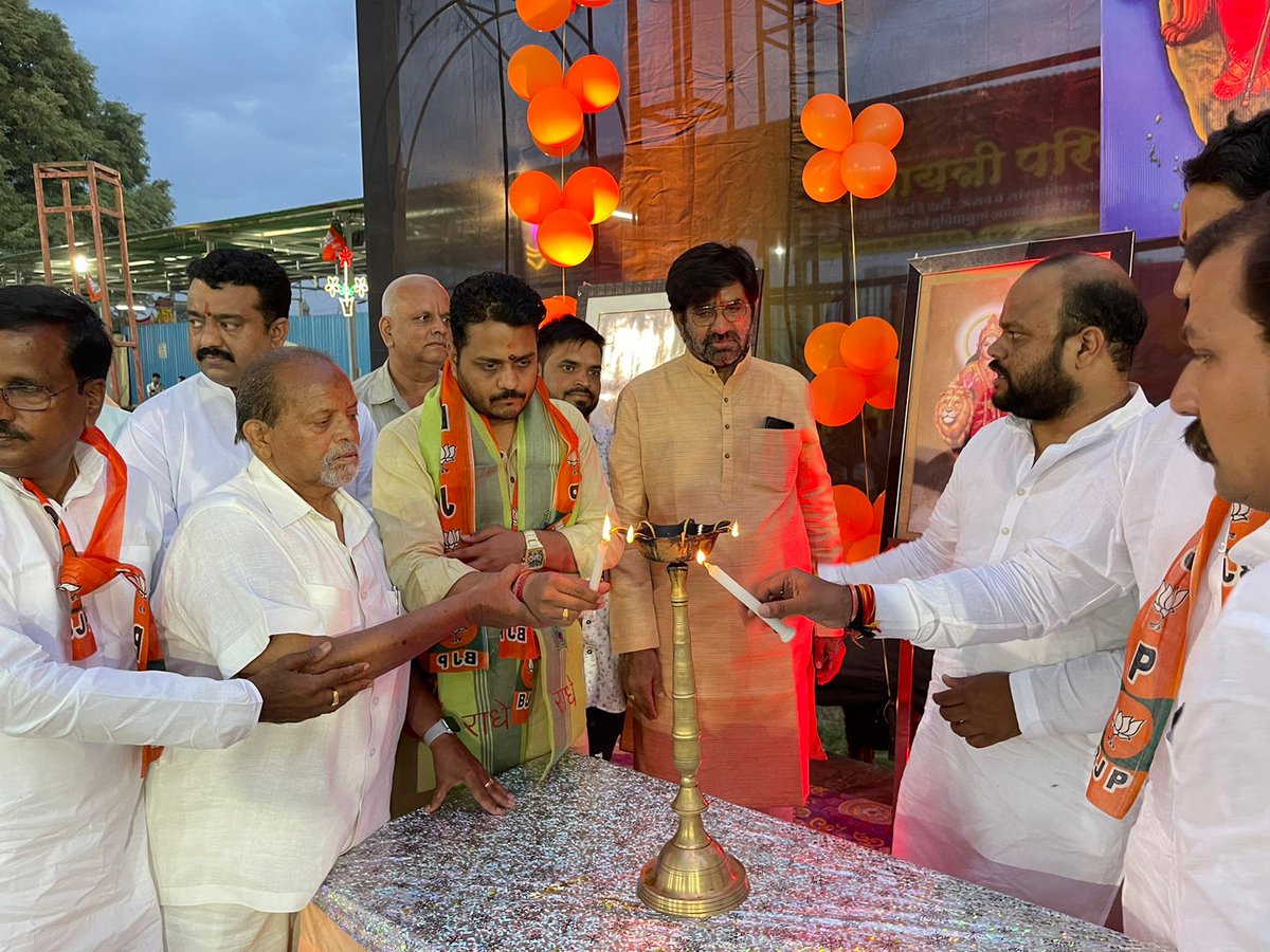 vaibhavpawarmp's tweet photo. भारतीय जनता पार्टी की केंद्र सरकार में बेमिसाल 9 साल पूर्ण होने के अवसर पर भारतीय जनता पार्टी द्वारा चलाए जा रहे महाजनसम्पर्क अभियान के अंतर्गत भाजयुमो उज्जैन नगर द्वारा आयोजित "नव मतदाता सम्मेलन" के कार्यक्रम में उपस्थित रह कर, युवाओं को सम्बोधित किया।
#9YearsOfSeva https://t.co/7HneTKrVXp