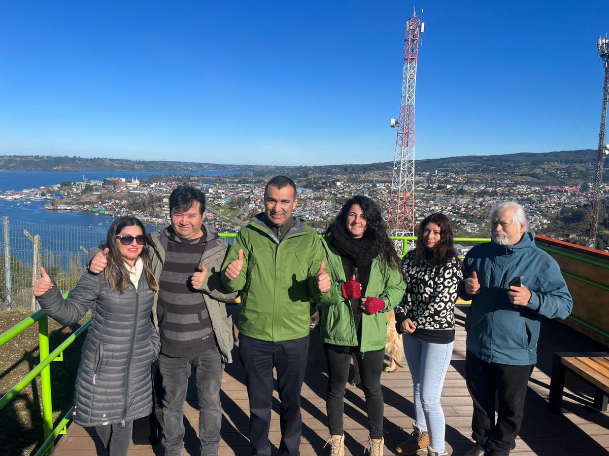 Juaneduardoconc's tweet photo. Inauguramos oficialmente el nuevo #MiradorTurístico de #TenTen.
Una maravillosa obra que nos permitió recuperar el espacio público y colocarlo a disposición de la comunidad.
Con obras y mucho trabajo #CastroAvanza. https://t.co/2XXKT3MjzZ