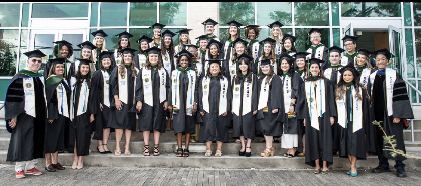 LawrenceHaber2's tweet photo. Congrats to the 2023 PA Class from the Xavier/Ochsner program!! Excited to see these new medical providers enter our systems! Just the beginning of great things to come as we partner with Xavier to spread opportunities for careers in medicine!!@OchsnerHealth @XULA1925 https://t.co/q8EtTpCLfK