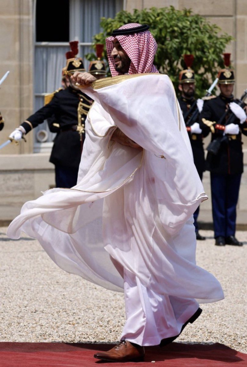 رَوان tweet media