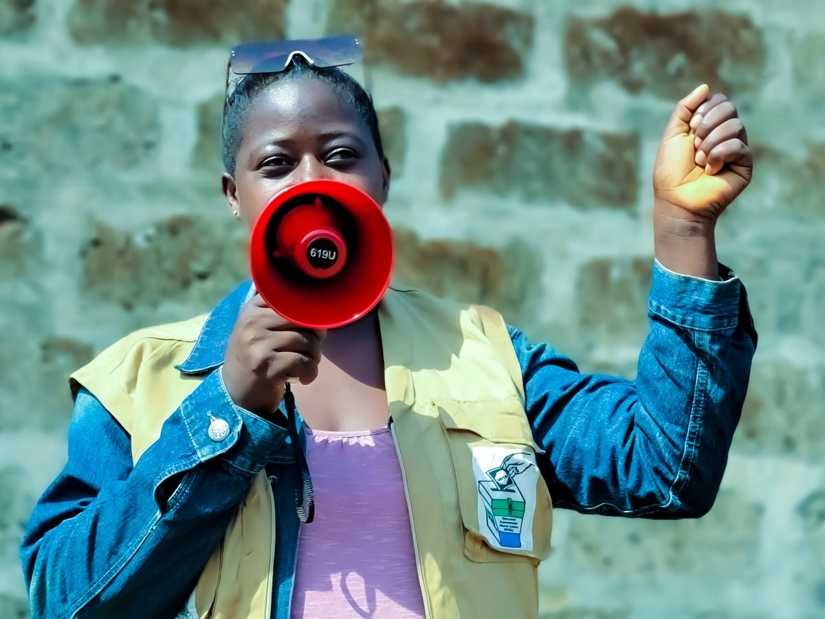 pnud's tweet photo. Con iVerify 🤳, una plataforma de verificación de datos que combina las habilidades humanas y la inteligencia artificial, podemos combatir la propagación de narrativas falsas antes de las elecciones 🗳️ en Sierra Leona.
Te contamos cómo aquí: https://t.co/MwjKnRojaU
#UNDPDigital https://t.co/Tt3JnPxABl