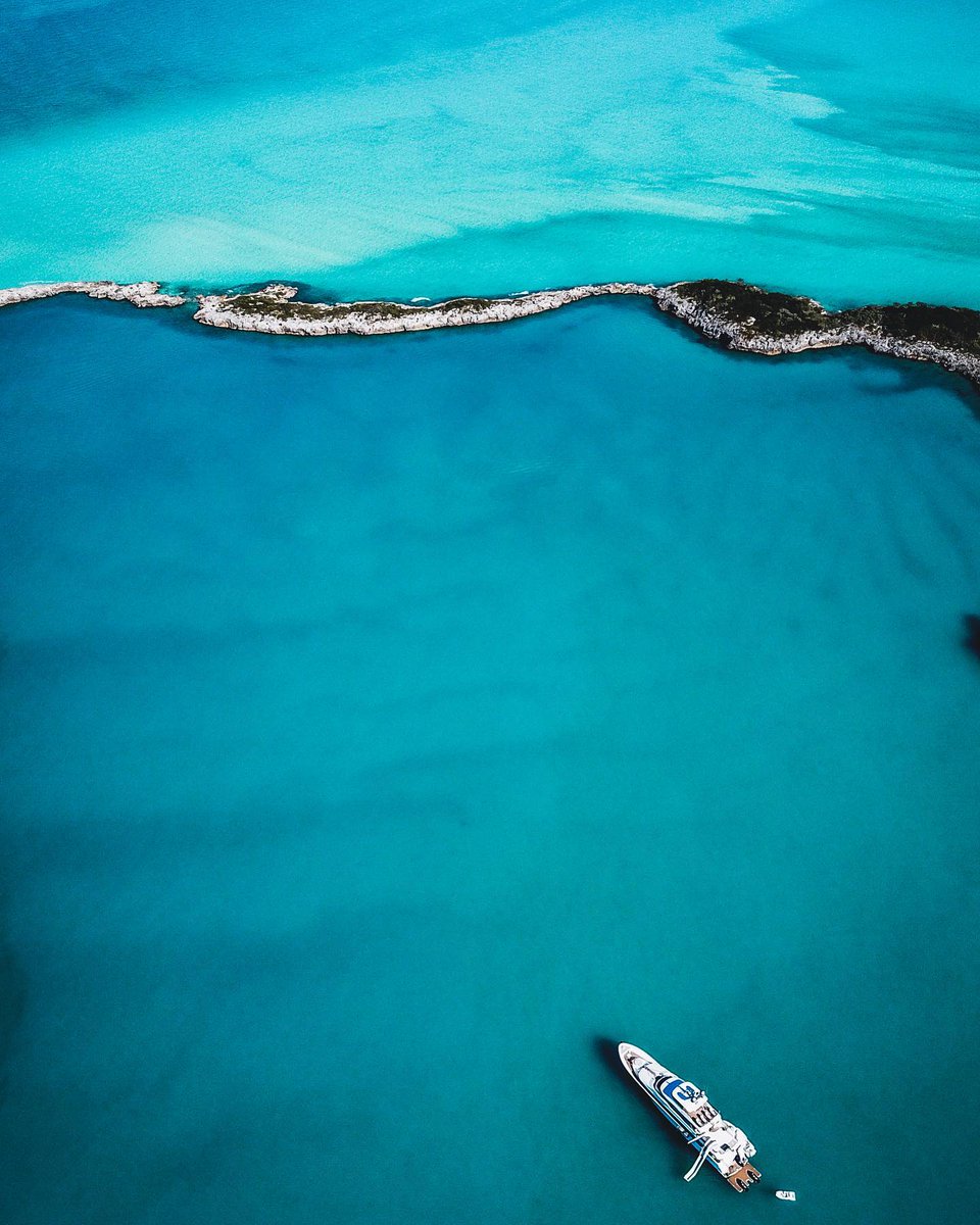 BeeyondBoats's tweet image. What’s your favorite shade of blue?
#travel #yacht #sea