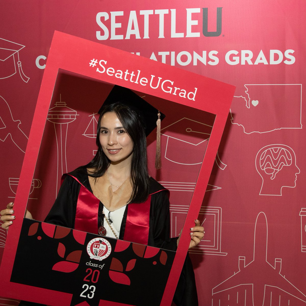 seattleu's tweet photo. Congratulations to our 800+ newest graduates from Seattle Uโs graduate school programs! โค๏ธ๐
#SeattleUGrad #ClassOf2023 https://t.co/I9jXMQJGi0