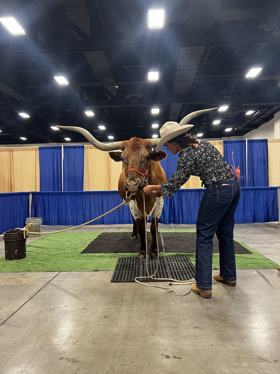 parkoncall's tweet photo. Loved meeting Billy Longhorn as well as  attending Todd Helmer and James Zullo’s discussion on #design opportunities for #parking structures! #IPMI2023 https://t.co/4iGMf8ftZY