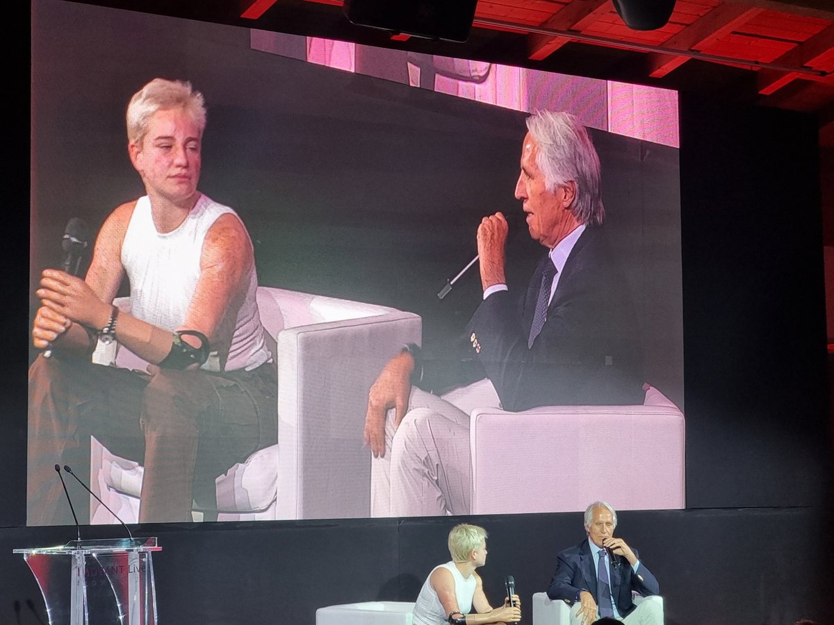 giomalago's tweet photo. Con la straordinaria @VioBebe all'evento #AdvantLive a Roma per illustrare ai membri italiani, francesi e tedeschi dell'Associazione di studi legali gli insegnamenti che sa offrirci lo #sport, esempi da mutuare per costruire successi in ogni settore e in tutti gli ambiti https://t.co/Z7kAUUoQKu